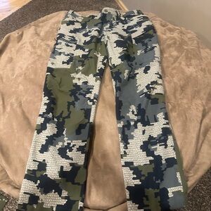 Kuiu Camouflage Attack Pants-Men’s